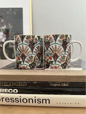 Set Of Four Smithsonian Institution Fanned Floral Design Coffee Or Tea Mugs